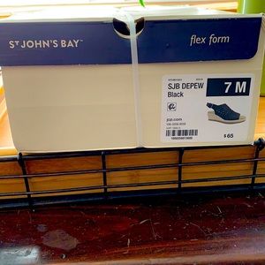 Women’s St. John’s Bay black sandals.  Size 7M